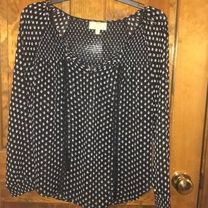 Black and White Light Weight Top